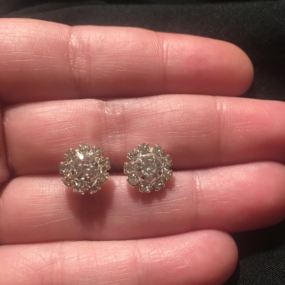 💥LAST PAIR💥 Sunflower CZ Studs - Picture 5 of 7